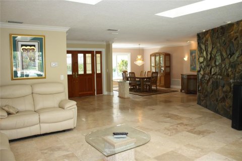House in Largo, Florida 5 bedrooms, 333.61 sq.m. № 1847382 - photo 7