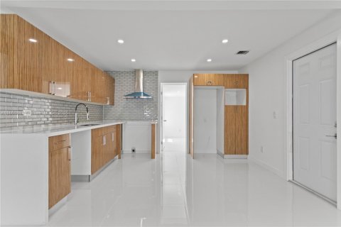 Casa en venta en Fort Lauderdale, Florida, 3 dormitorios, 134.71 m2 № 1892198 - foto 16