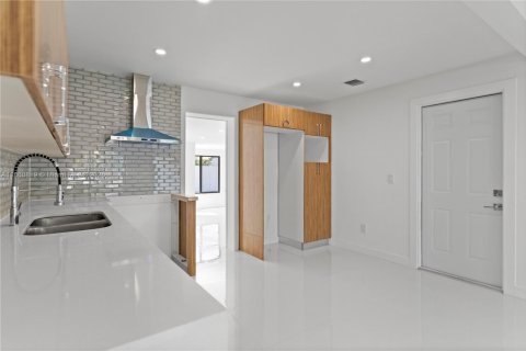 Casa en venta en Fort Lauderdale, Florida, 3 dormitorios, 134.71 m2 № 1892198 - foto 15