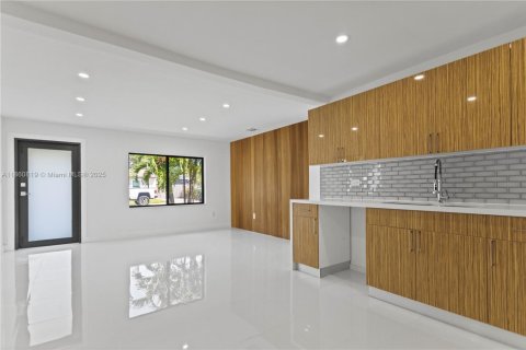 Casa en venta en Fort Lauderdale, Florida, 3 dormitorios, 134.71 m2 № 1892198 - foto 7