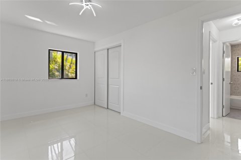 Casa en venta en Fort Lauderdale, Florida, 3 dormitorios, 134.71 m2 № 1892198 - foto 21