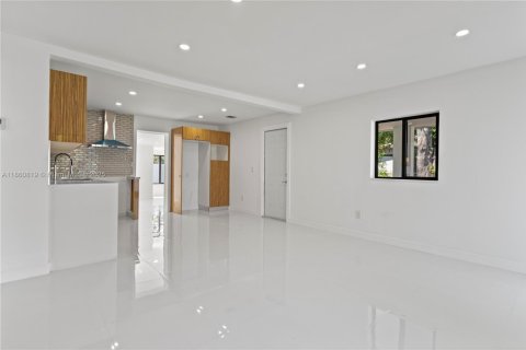 Casa en venta en Fort Lauderdale, Florida, 3 dormitorios, 134.71 m2 № 1892198 - foto 12
