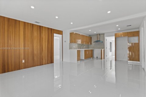 Casa en venta en Fort Lauderdale, Florida, 3 dormitorios, 134.71 m2 № 1892198 - foto 1