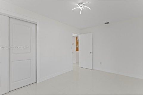 Casa en venta en Fort Lauderdale, Florida, 3 dormitorios, 134.71 m2 № 1892198 - foto 19