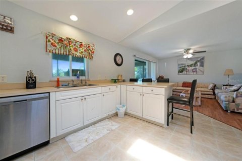 House in Port Charlotte, Florida 3 bedrooms, 155.89 sq.m. № 1773791 - photo 10