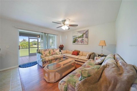 House in Port Charlotte, Florida 3 bedrooms, 155.89 sq.m. № 1773791 - photo 12