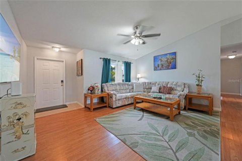 House in Port Charlotte, Florida 3 bedrooms, 155.89 sq.m. № 1773791 - photo 4
