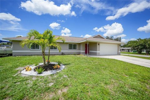 House in Port Charlotte, Florida 3 bedrooms, 155.89 sq.m. № 1773791 - photo 3