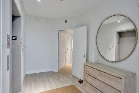 Снять в аренду кондоминиум в Норт-Майами-Бич, Флорида 3 спальни, 144.65м2, № 1977619 - фото 24