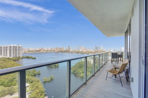 Снять в аренду кондоминиум в Норт-Майами-Бич, Флорида 3 спальни, 144.65м2, № 1977619 - фото 16