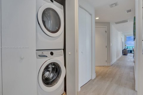 Снять в аренду кондоминиум в Норт-Майами-Бич, Флорида 3 спальни, 144.65м2, № 1977619 - фото 8