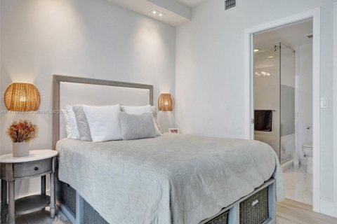 Снять в аренду кондоминиум в Норт-Майами-Бич, Флорида 3 спальни, 144.65м2, № 1977619 - фото 6