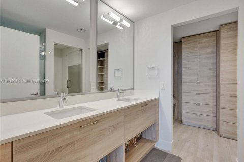 Снять в аренду кондоминиум в Норт-Майами-Бич, Флорида 3 спальни, 144.65м2, № 1977619 - фото 29