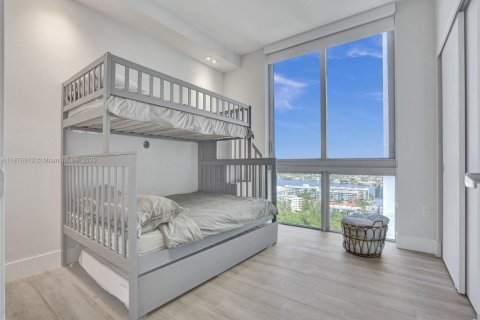 Снять в аренду кондоминиум в Норт-Майами-Бич, Флорида 3 спальни, 144.65м2, № 1977619 - фото 4