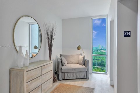 Снять в аренду кондоминиум в Норт-Майами-Бич, Флорида 3 спальни, 144.65м2, № 1977619 - фото 25