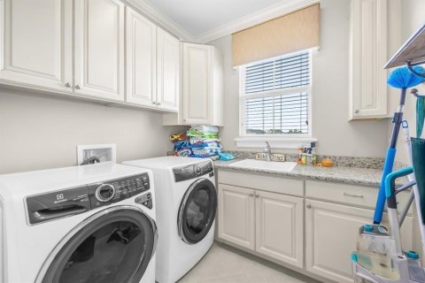 Купить виллу или дом в Фор-Корнерс, Флорида 3 комнаты, 311.59м2, № 1525362 - фото 25