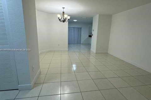 Villa ou maison à louer à Homestead, Floride: 3 chambres, 118.45 m2 № 1931169 - photo 7