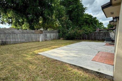 Villa ou maison à louer à Homestead, Floride: 3 chambres, 118.45 m2 № 1931169 - photo 13