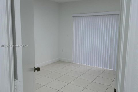 Villa ou maison à louer à Homestead, Floride: 3 chambres, 118.45 m2 № 1931169 - photo 11