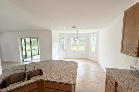 House in Palm Coast, Florida 3 bedrooms, 148.64 sq.m. № 1720306 - photo 13
