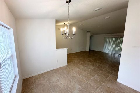House in Palm Coast, Florida 3 bedrooms, 148.64 sq.m. № 1720306 - photo 10