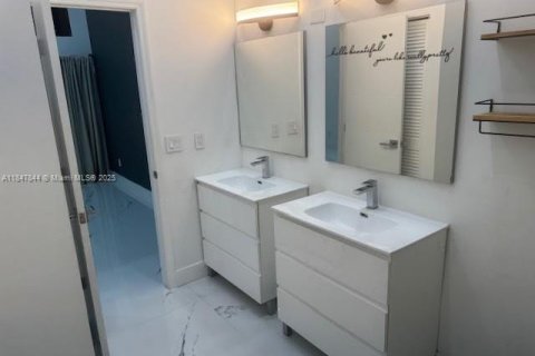 Casa en venta en Hallandale Beach, Florida, 3 dormitorios, 156.08 m2 № 1849073 - foto 8