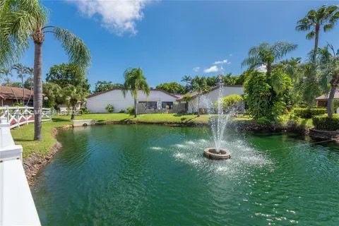 Casa en venta en Hallandale Beach, Florida, 3 dormitorios, 156.08 m2 № 1849073 - foto 2