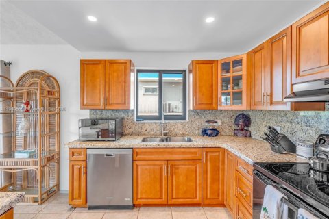 Villa ou maison à vendre à Key Largo, Floride: 3 chambres, 171.87 m2 № 1965018 - photo 11