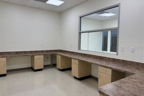 Commercial property in Sebring, Florida 380.9 sq.m. № 2218613 - photo 9