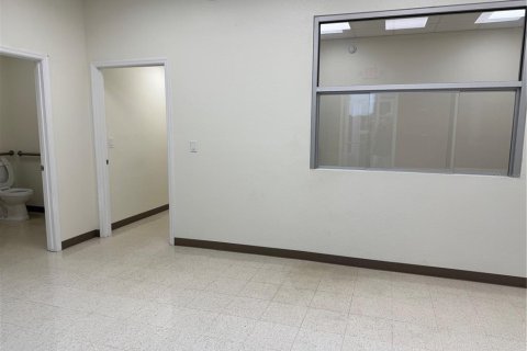 Commercial property in Sebring, Florida 380.9 sq.m. № 2218613 - photo 8