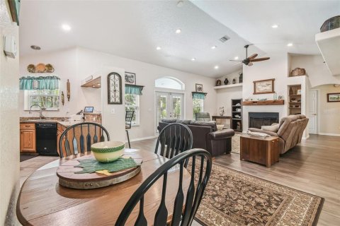 House in New Port Richey, Florida 3 bedrooms, 228.45 sq.m. № 1842020 - photo 12