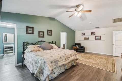 House in New Port Richey, Florida 3 bedrooms, 228.45 sq.m. № 1842020 - photo 25