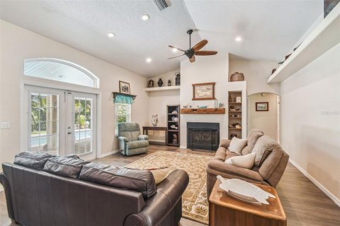 House in New Port Richey, Florida 3 bedrooms, 228.45 sq.m. № 1842020 - photo 23