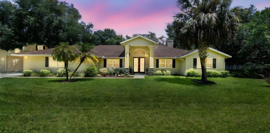 House in New Port Richey, Florida 3 bedrooms, 228.45 sq.m. № 1842020