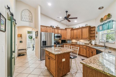 House in New Port Richey, Florida 3 bedrooms, 228.45 sq.m. № 1842020 - photo 16