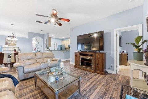 House in Orlando, Florida 3 bedrooms, 173.54 sq.m. № 2423765 - photo 15