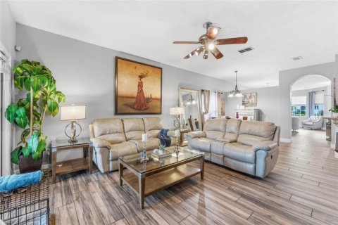 House in Orlando, Florida 3 bedrooms, 173.54 sq.m. № 2423765 - photo 14