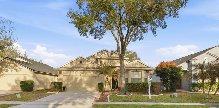 House in Orlando, Florida 3 bedrooms, 173.54 sq.m. № 2423765