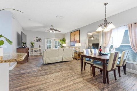 House in Orlando, Florida 3 bedrooms, 173.54 sq.m. № 2423765 - photo 9