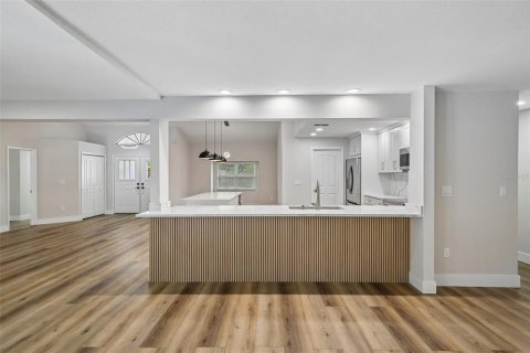 Купить виллу или дом в Клируотер, Флорида 7 комнат, 229.47м2, № 2321662 - фото 16