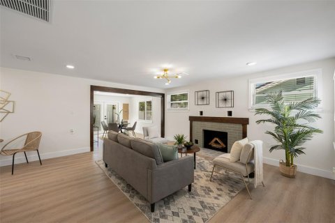 Casa en venta en Gulfport, Florida, 3 dormitorios, 108.88 m2 № 2377959 - foto 2