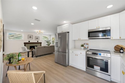 Casa en venta en Gulfport, Florida, 3 dormitorios, 108.88 m2 № 2377959 - foto 10
