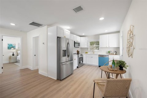 Casa en venta en Gulfport, Florida, 3 dormitorios, 108.88 m2 № 2377959 - foto 9