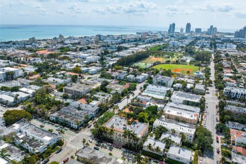 Condo in Miami Beach, Florida, 2 bedrooms  № 1938499 - photo 7