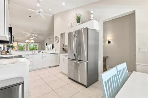 Condo in Sarasota, Florida, 2 bedrooms  № 2314665 - photo 14