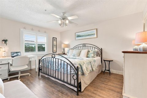 Condo in Sarasota, Florida, 2 bedrooms  № 2314665 - photo 22
