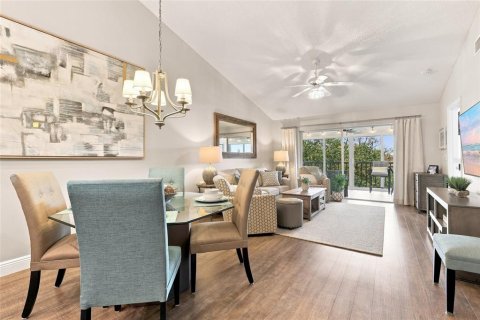 Condo in Sarasota, Florida, 2 bedrooms  № 2314665 - photo 12
