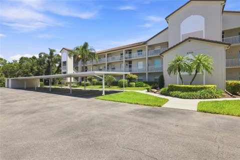 Condo in Sarasota, Florida, 2 bedrooms  № 2314665 - photo 4