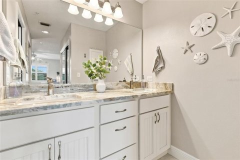 Condo in Sarasota, Florida, 2 bedrooms  № 2314665 - photo 27