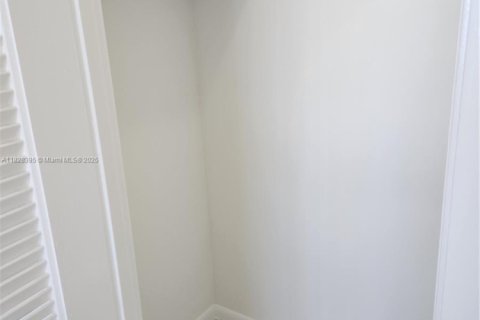 Copropriété à louer à North Miami Beach, Floride: 1 chambre, 74.32 m2 № 1801049 - photo 9